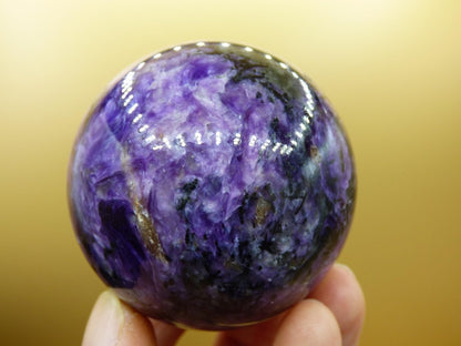 Charoit AAA - Edelstein Kugel lila Natur Heilstein Deko Sphere Kristall Geschenk Er Sie Freund Mann Mineralien Sammler Haus Wohnen Energie - Art of Nature Berlin