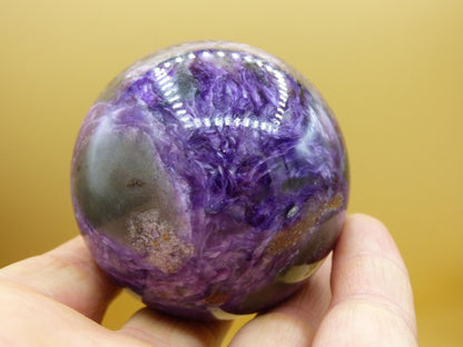 Charoit AAA - Edelstein Kugel lila Natur Heilstein Deko Sphere Kristall Geschenk Er Sie Freund Mann Mineralien Sammler Haus Wohnen Energie - Art of Nature Berlin