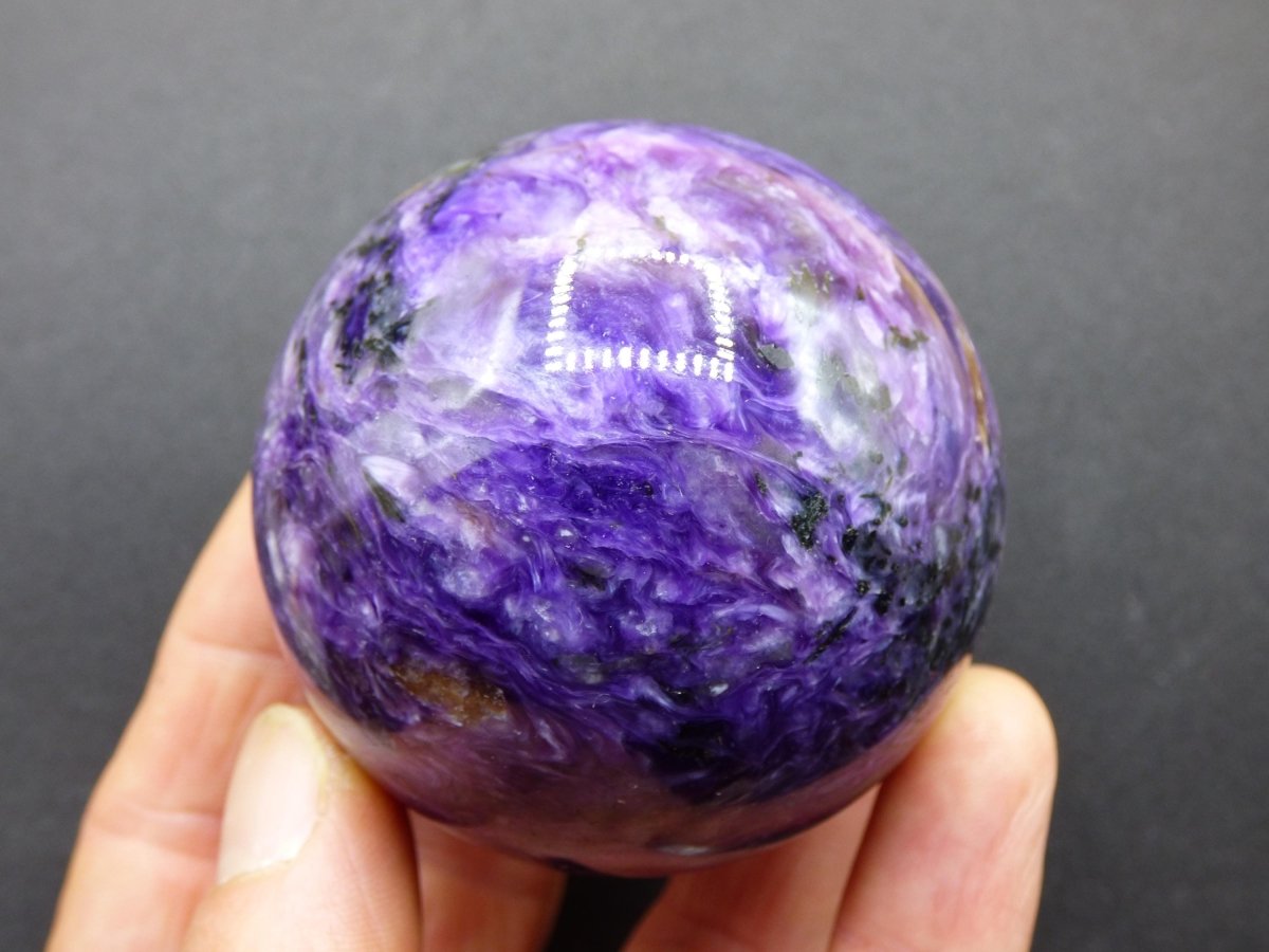 Charoit AAA - Edelstein Kugel lila Natur Heilstein Deko Sphere Kristall Geschenk Er Sie Freund Mann Mineralien Sammler Haus Wohnen Energie - Art of Nature Berlin