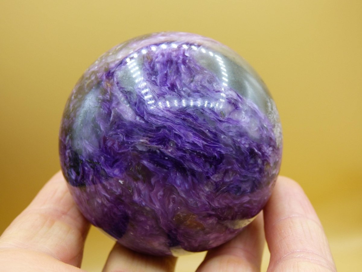 Charoit AAA - Edelstein Kugel lila Natur Heilstein Deko Sphere Kristall Geschenk Er Sie Freund Mann Mineralien Sammler Haus Wohnen Energie - Art of Nature Berlin