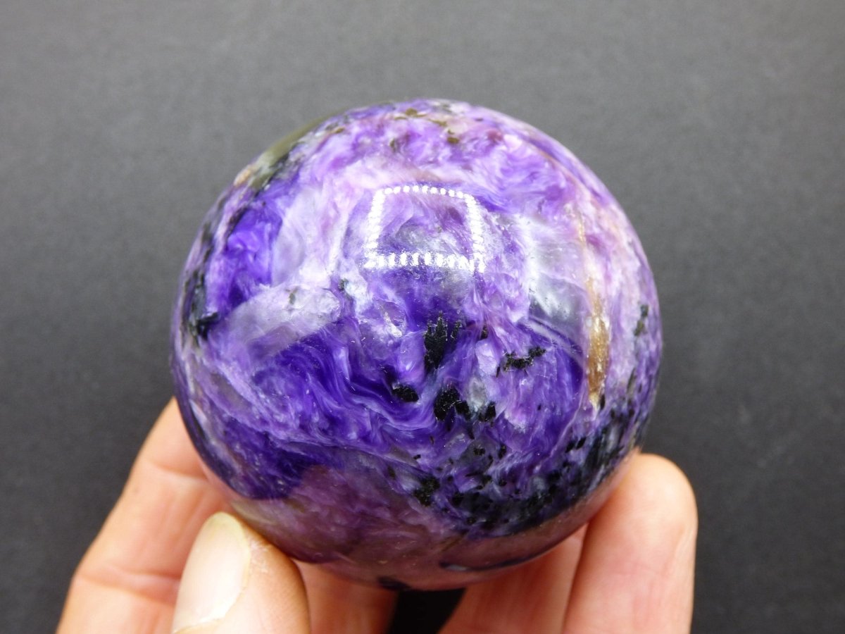 Charoit AAA - Edelstein Kugel lila Natur Heilstein Deko Sphere Kristall Geschenk Er Sie Freund Mann Mineralien Sammler Haus Wohnen Energie - Art of Nature Berlin