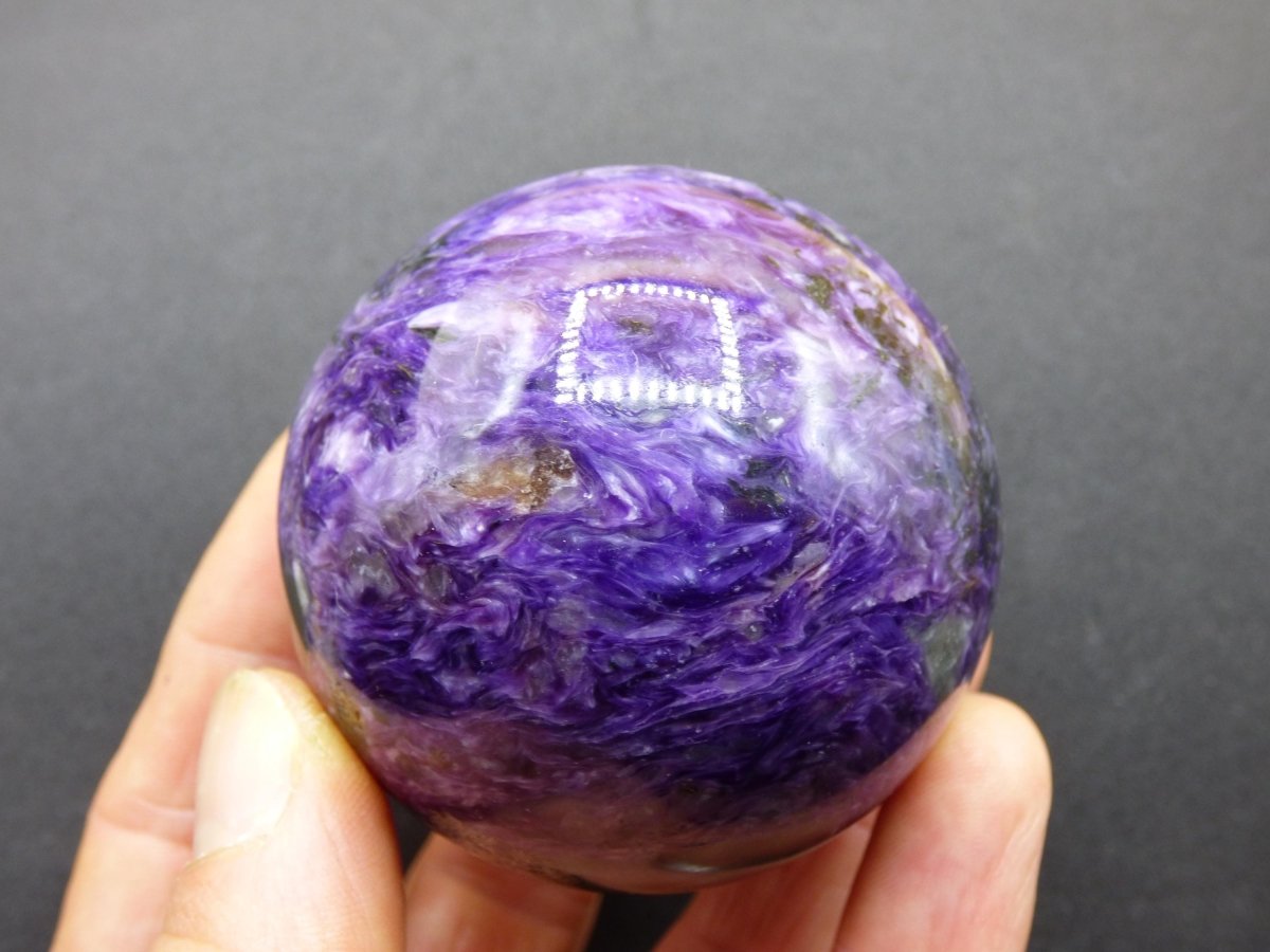 Charoit AAA - Edelstein Kugel lila Natur Heilstein Deko Sphere Kristall Geschenk Er Sie Freund Mann Mineralien Sammler Haus Wohnen Energie - Art of Nature Berlin