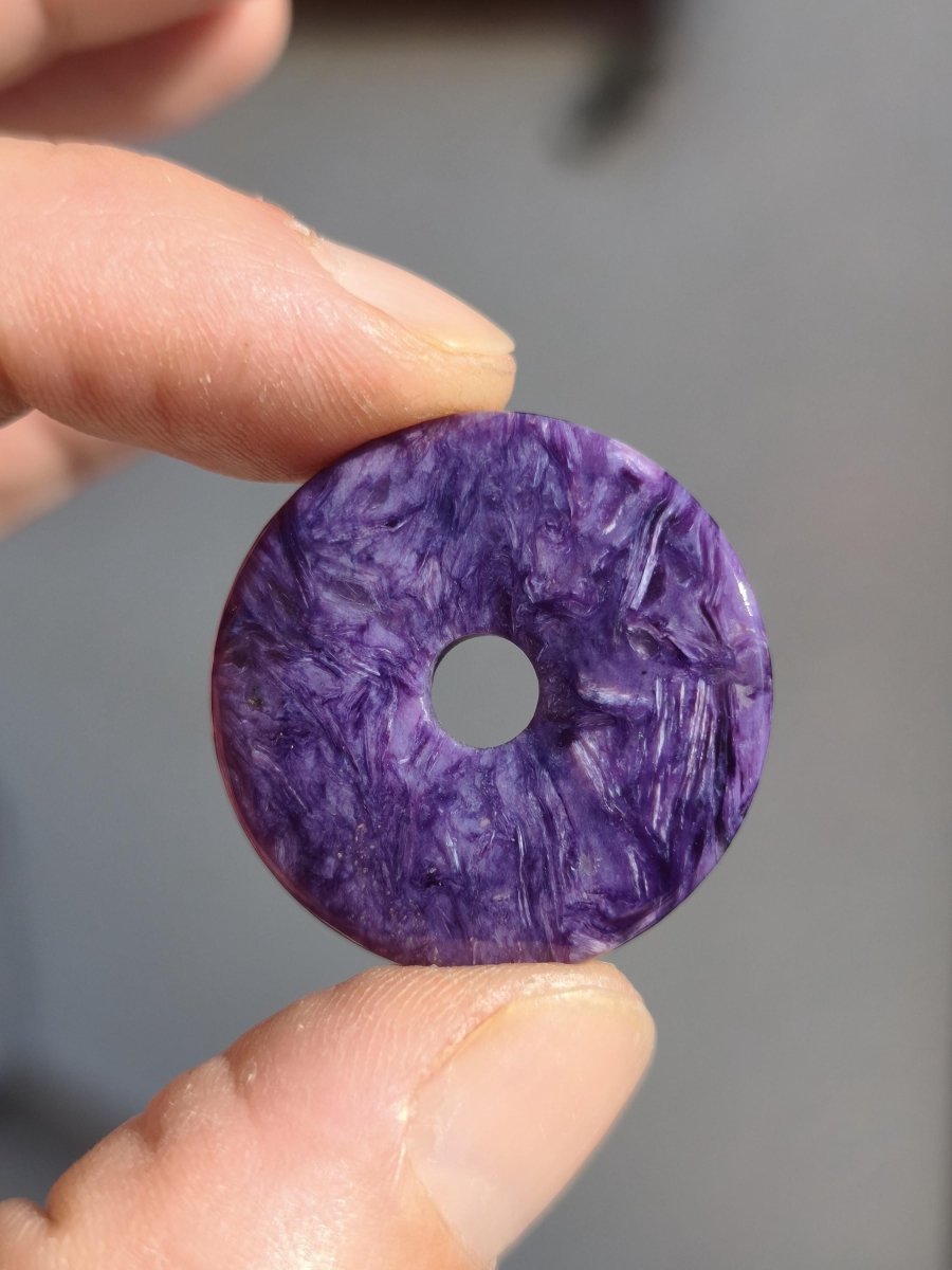 Charoit AAA Schutzdonut - Edelstein Donut Kette Rarität selten Schutzsymbol Heilstein Kristall HIPPIE Boho Ethno Mann Frau Geschenk Er Sie - Art of Nature Berlin