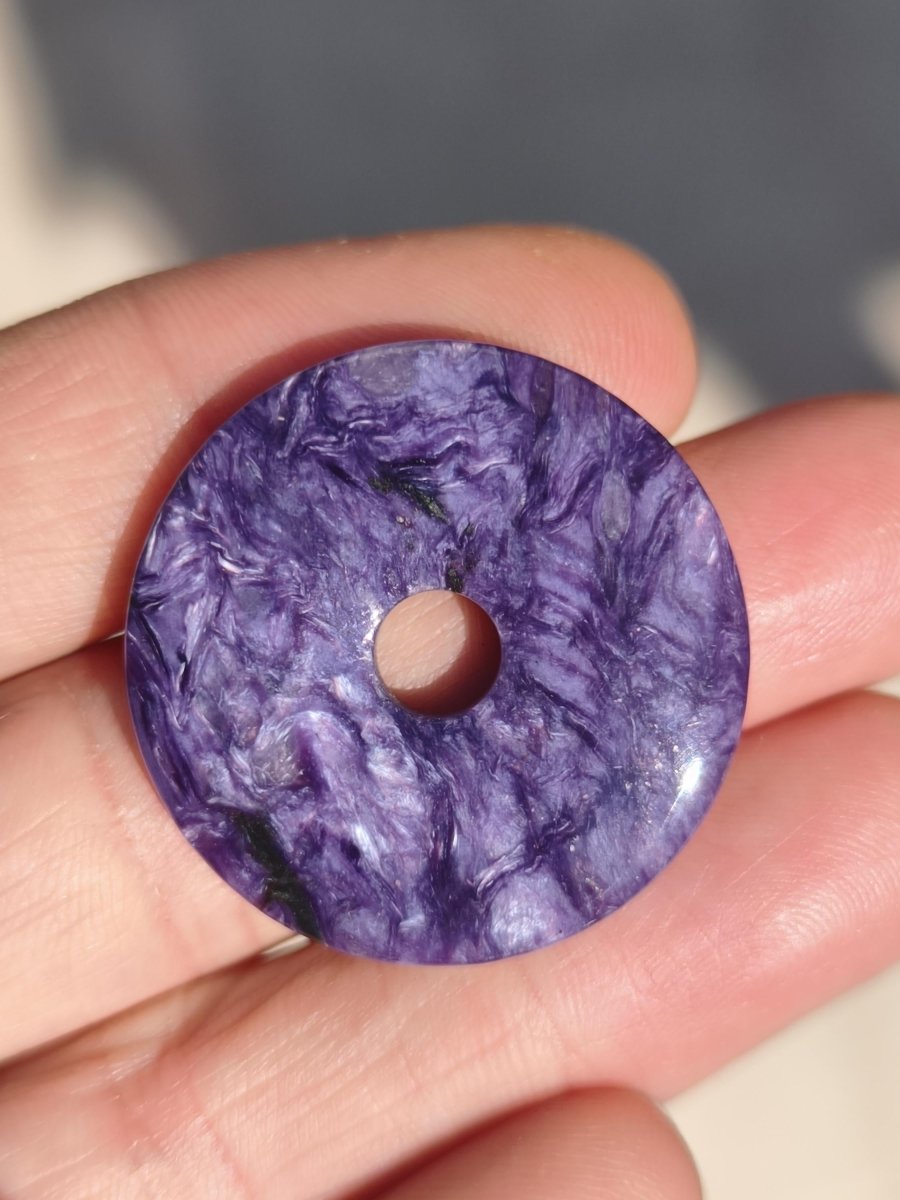 Charoit AAA Schutzdonut - Edelstein Donut Kette Rarität selten Schutzsymbol Heilstein Kristall HIPPIE Boho Ethno Mann Frau Geschenk Er Sie - Art of Nature Berlin