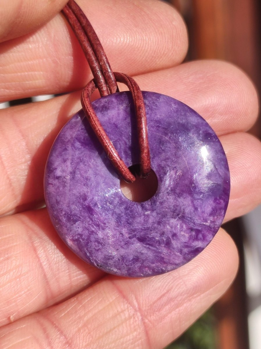 Charoit AAA Schutzdonut - Edelstein Donut Kette Rarität selten Schutzsymbol Heilstein Kristall HIPPIE Boho Ethno Mann Frau Geschenk Er Sie - Art of Nature Berlin