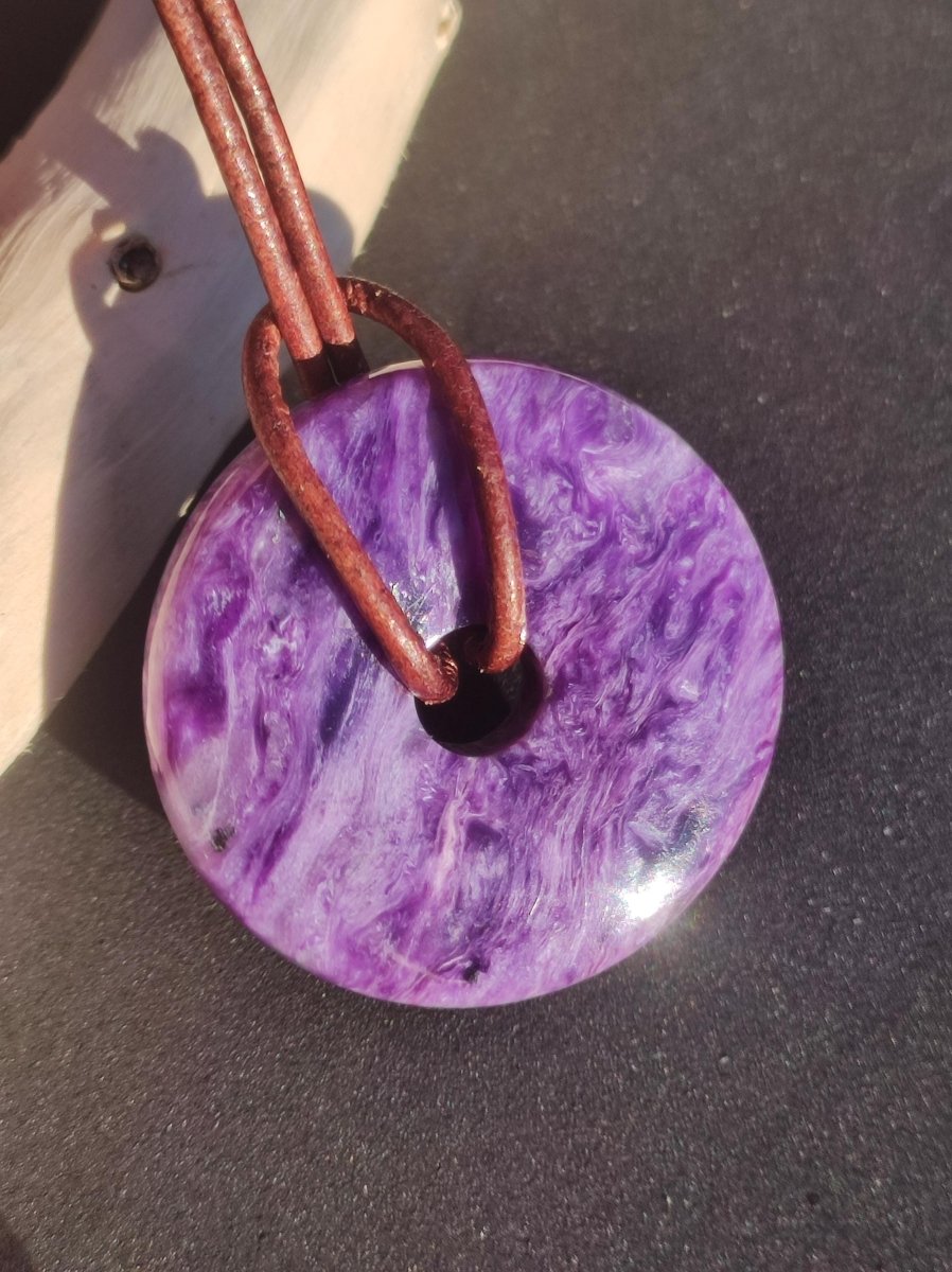 Charoit AAA Schutzdonut - Edelstein Donut Kette Rarität selten Schutzsymbol Heilstein Kristall HIPPIE Boho Ethno Mann Frau Geschenk Er Sie - Art of Nature Berlin