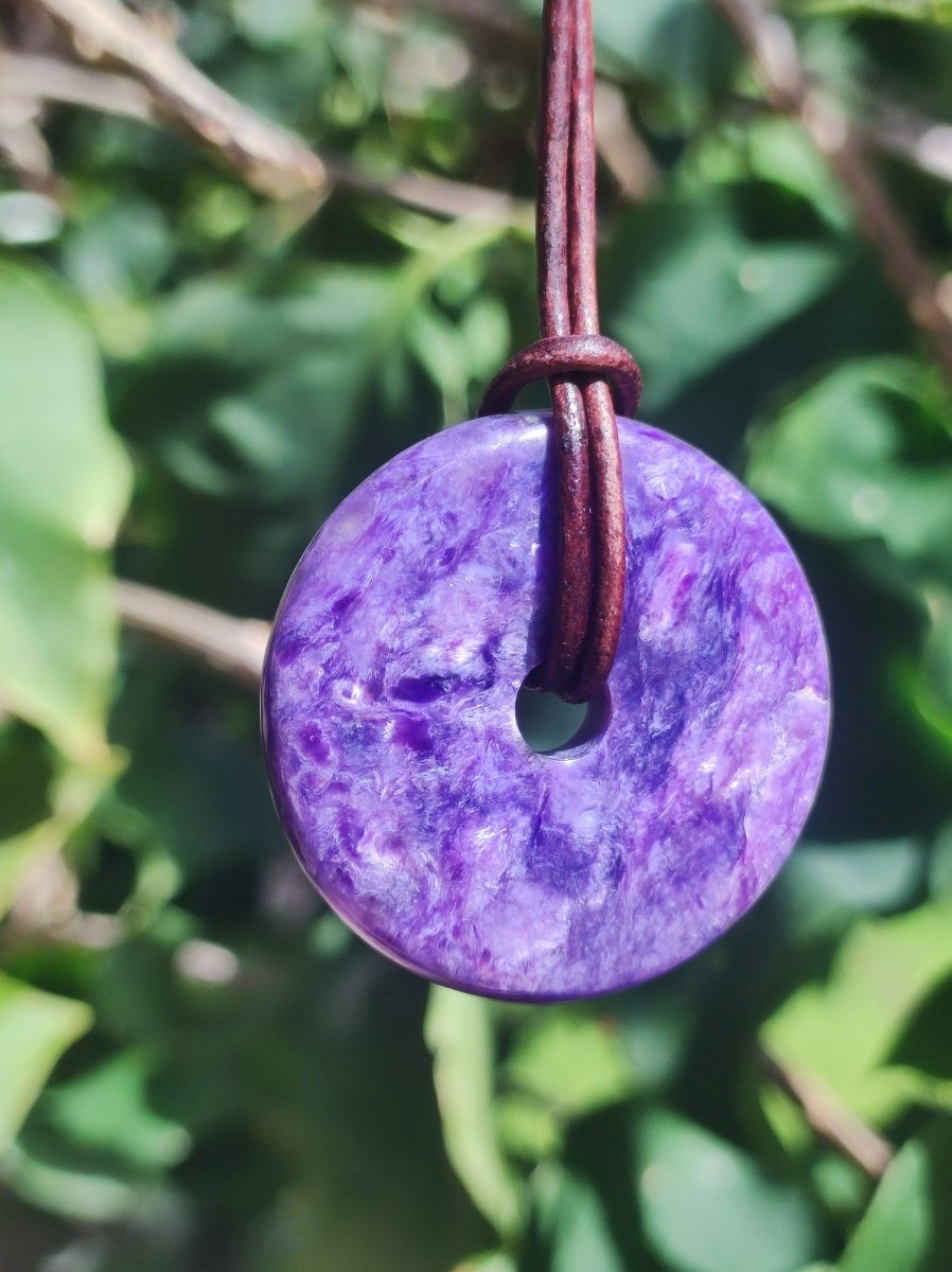 Charoit AAA Schutzdonut - Edelstein Donut Kette Rarität selten Schutzsymbol Heilstein Kristall HIPPIE Boho Ethno Mann Frau Geschenk Er Sie - Art of Nature Berlin