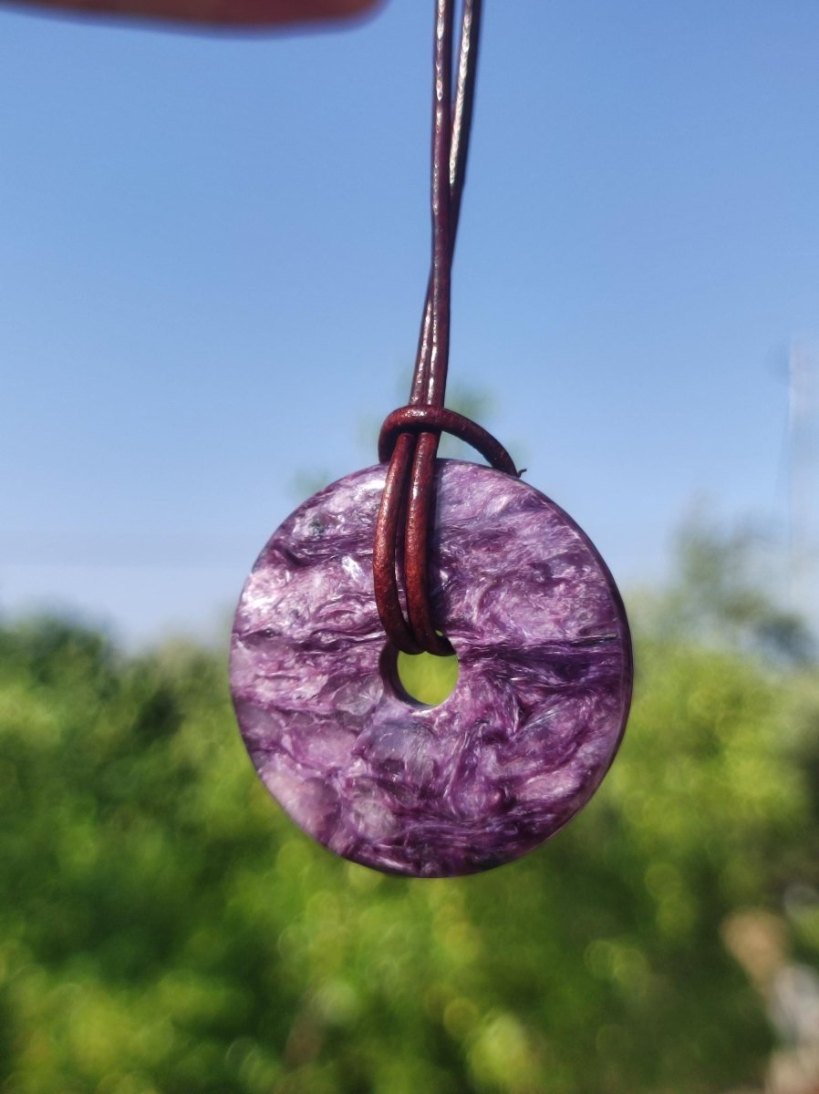 Charoit AAA Schutzdonut - Edelstein Donut Kette Rarität selten Schutzsymbol Heilstein Kristall HIPPIE Boho Ethno Mann Frau Geschenk Er Sie - Art of Nature Berlin