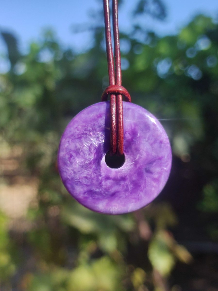 Charoit AAA Schutzdonut - Edelstein Donut Kette Rarität selten Schutzsymbol Heilstein Kristall HIPPIE Boho Ethno Mann Frau Geschenk Er Sie - Art of Nature Berlin