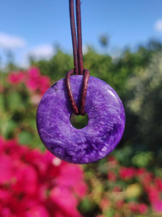 Charoit AAA Schutzdonut - Edelstein Donut Kette Rarität selten Schutzsymbol Heilstein Kristall HIPPIE Boho Ethno Mann Frau Geschenk Er Sie - Art of Nature Berlin