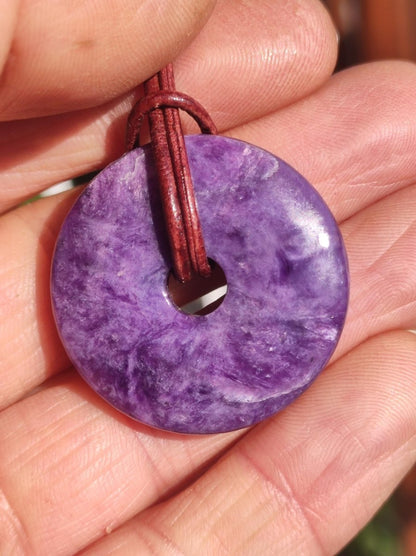 Charoit AAA Schutzdonut - Edelstein Donut Kette Rarität selten Schutzsymbol Heilstein Kristall HIPPIE Boho Ethno Mann Frau Geschenk Er Sie - Art of Nature Berlin