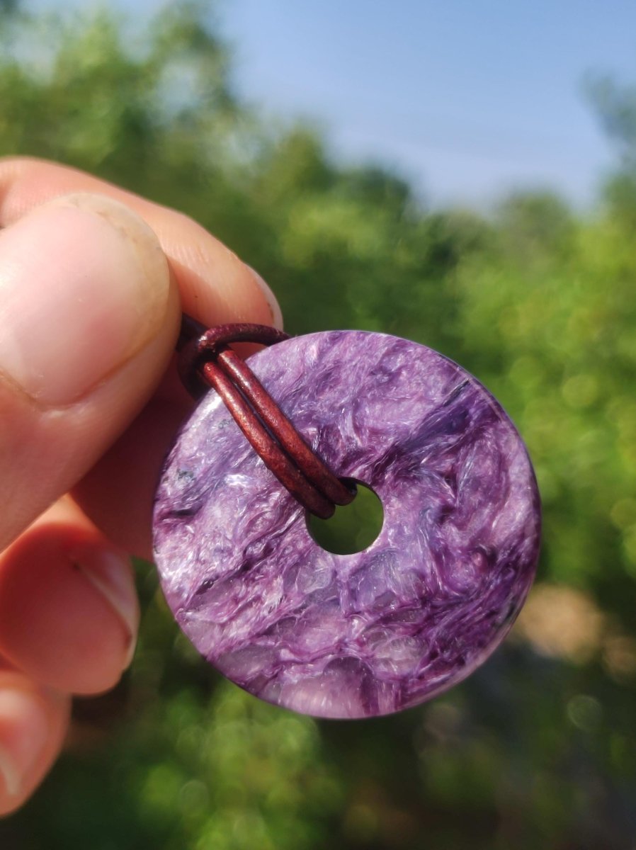 Charoit AAA Schutzdonut - Edelstein Donut Kette Rarität selten Schutzsymbol Heilstein Kristall HIPPIE Boho Ethno Mann Frau Geschenk Er Sie - Art of Nature Berlin