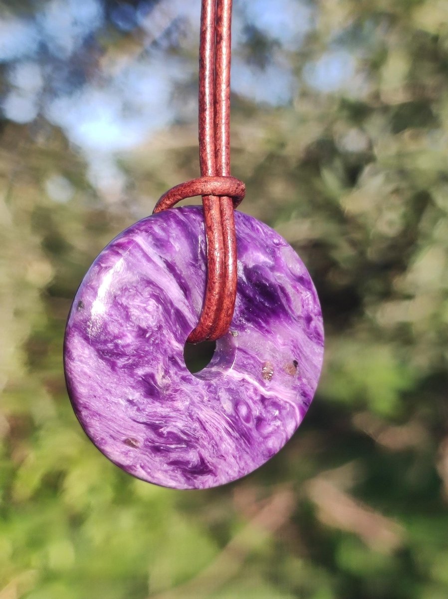 Charoit AAA Schutzdonut - Edelstein Donut Kette Rarität selten Schutzsymbol Heilstein Kristall HIPPIE Boho Ethno Mann Frau Geschenk Er Sie - Art of Nature Berlin