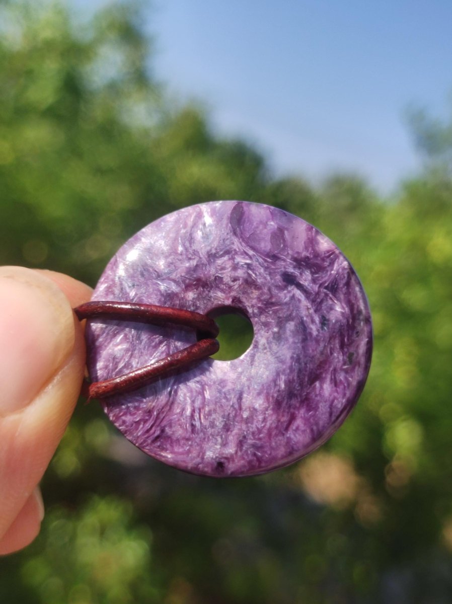 Charoit AAA Schutzdonut - Edelstein Donut Kette Rarität selten Schutzsymbol Heilstein Kristall HIPPIE Boho Ethno Mann Frau Geschenk Er Sie - Art of Nature Berlin