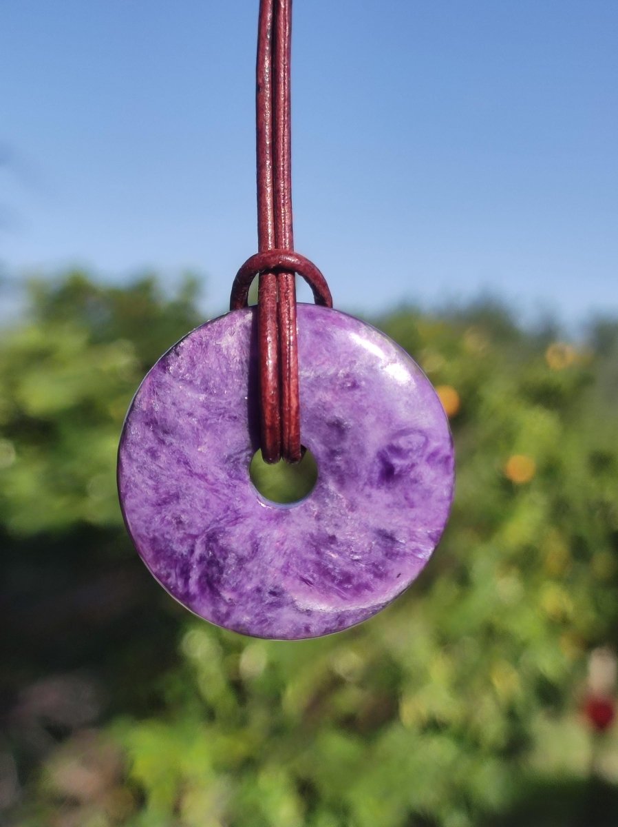 Charoit AAA Schutzdonut - Edelstein Donut Kette Rarität selten Schutzsymbol Heilstein Kristall HIPPIE Boho Ethno Mann Frau Geschenk Er Sie - Art of Nature Berlin