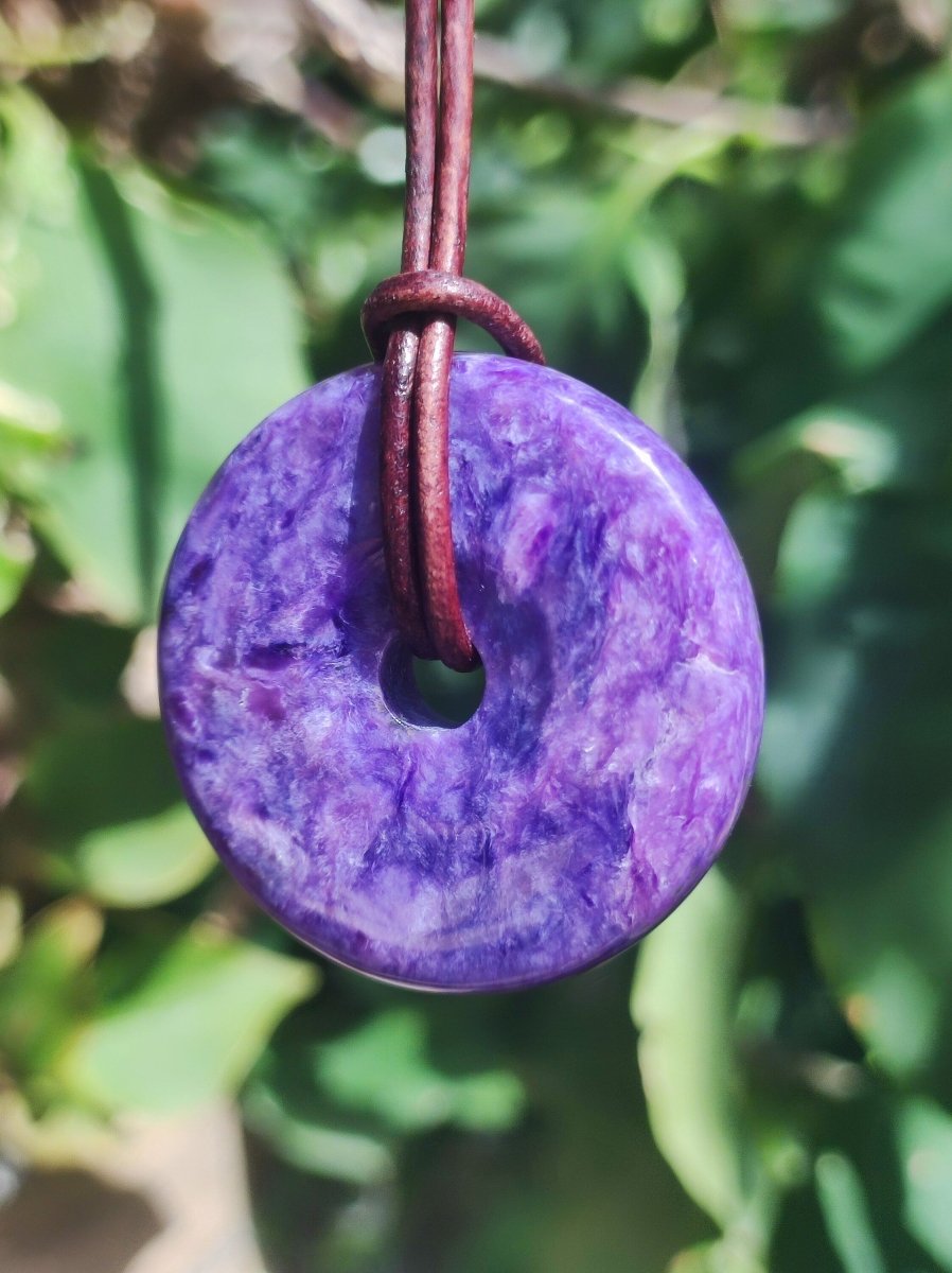 Charoit AAA Schutzdonut - Edelstein Donut Kette Rarität selten Schutzsymbol Heilstein Kristall HIPPIE Boho Ethno Mann Frau Geschenk Er Sie - Art of Nature Berlin