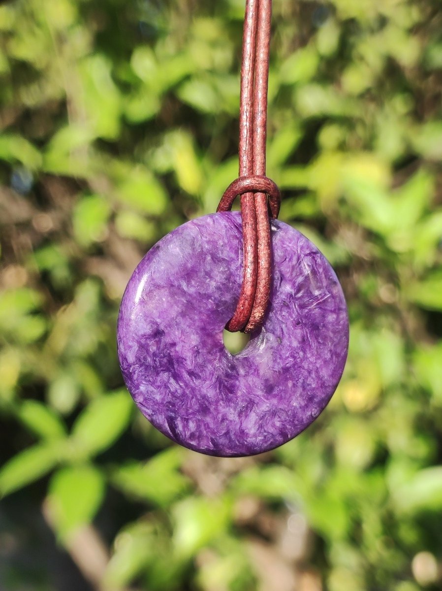 Charoit AAA Schutzdonut - Edelstein Donut Kette Rarität selten Schutzsymbol Heilstein Kristall HIPPIE Boho Ethno Mann Frau Geschenk Er Sie - Art of Nature Berlin