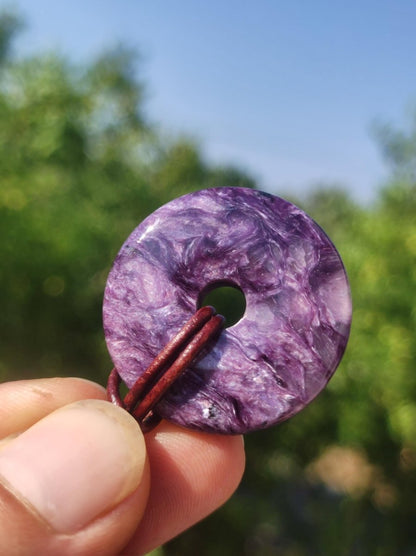 Charoit AAA Schutzdonut - Edelstein Donut Kette Rarität selten Schutzsymbol Heilstein Kristall HIPPIE Boho Ethno Mann Frau Geschenk Er Sie - Art of Nature Berlin