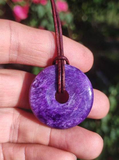 Charoit AAA Schutzdonut - Edelstein Donut Kette Rarität selten Schutzsymbol Heilstein Kristall HIPPIE Boho Ethno Mann Frau Geschenk Er Sie - Art of Nature Berlin