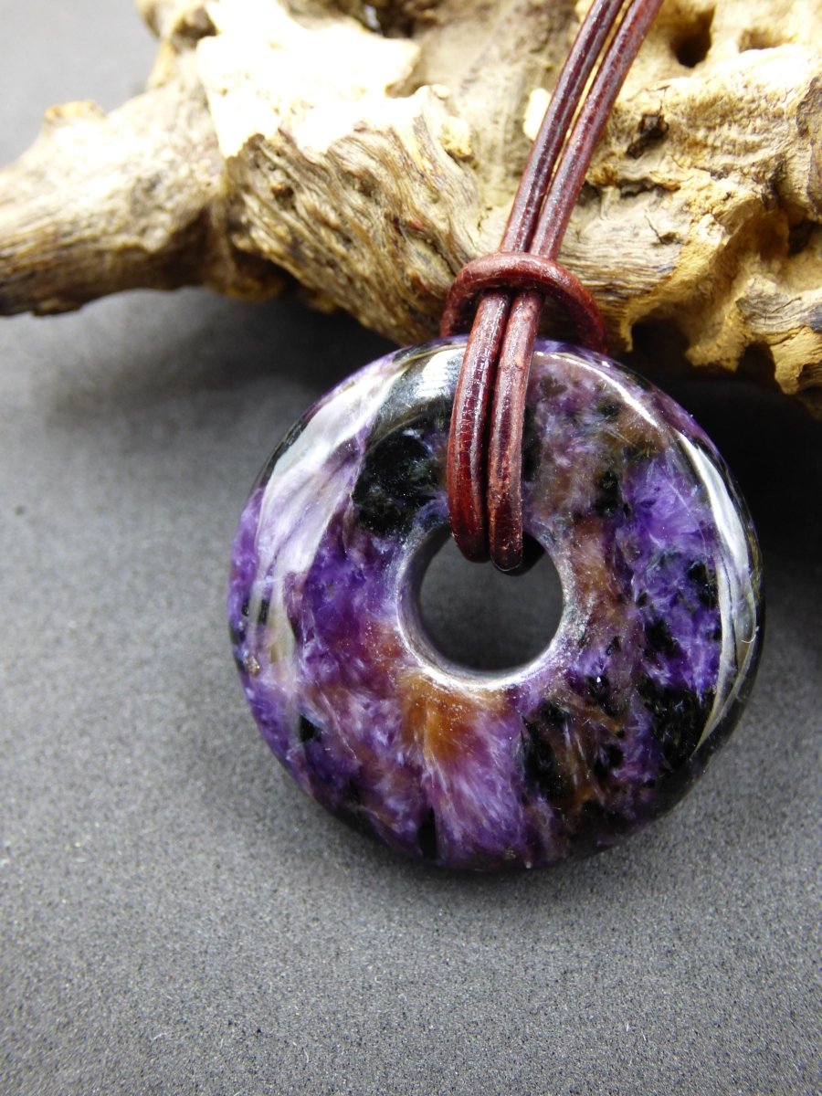 Charoit - Edelstein Donut Kette Rarität selten Schutzsymbol Heilstein Kristall HIPPIE Boho Ethno Mann Frau Geschenk Er Sie - Art of Nature Berlin