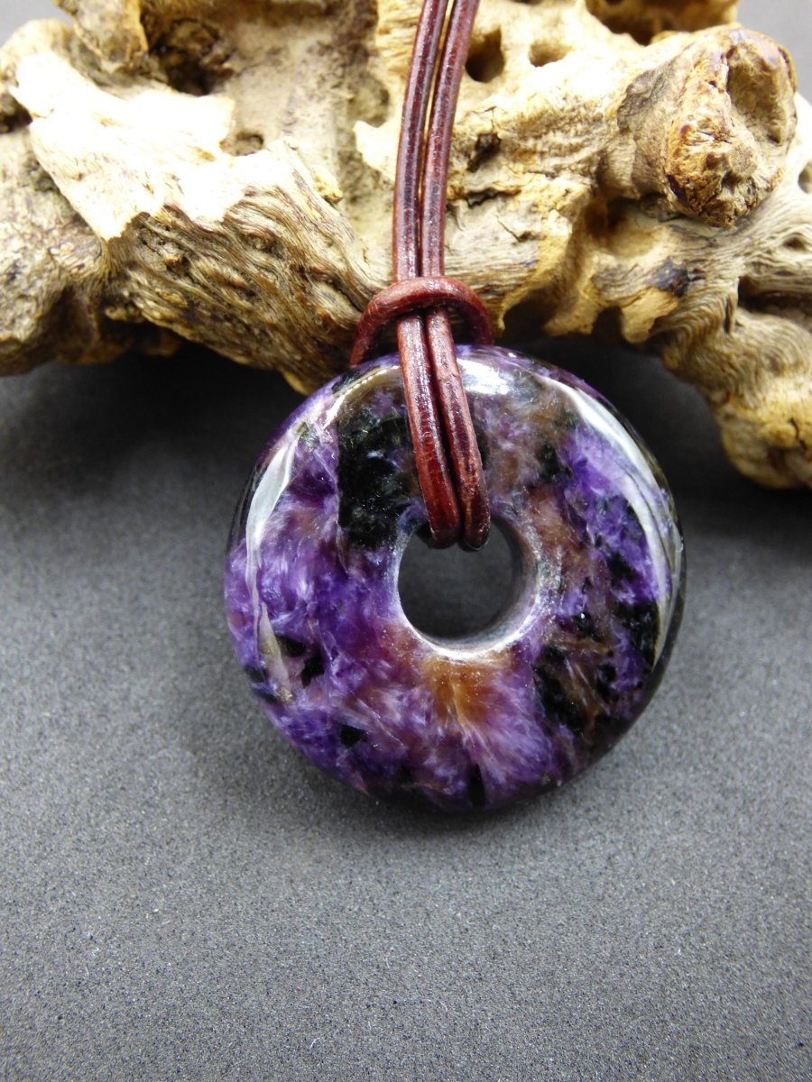 Charoit - Edelstein Donut Kette Rarität selten Schutzsymbol Heilstein Kristall HIPPIE Boho Ethno Mann Frau Geschenk Er Sie - Art of Nature Berlin