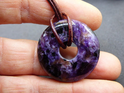 Charoit - Edelstein Donut Kette Rarität selten Schutzsymbol Heilstein Kristall HIPPIE Boho Ethno Mann Frau Geschenk Er Sie - Art of Nature Berlin