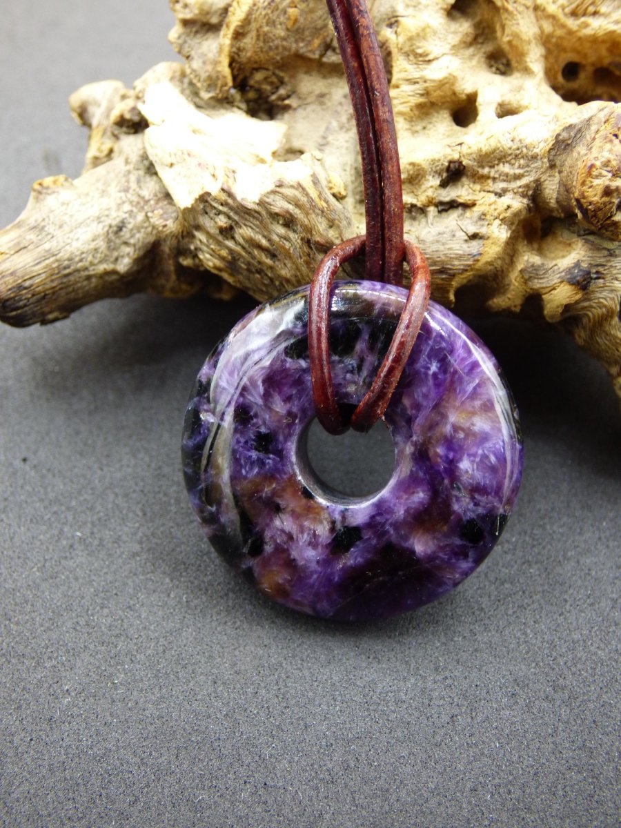 Charoit - Edelstein Donut Kette Rarität selten Schutzsymbol Heilstein Kristall HIPPIE Boho Ethno Mann Frau Geschenk Er Sie - Art of Nature Berlin