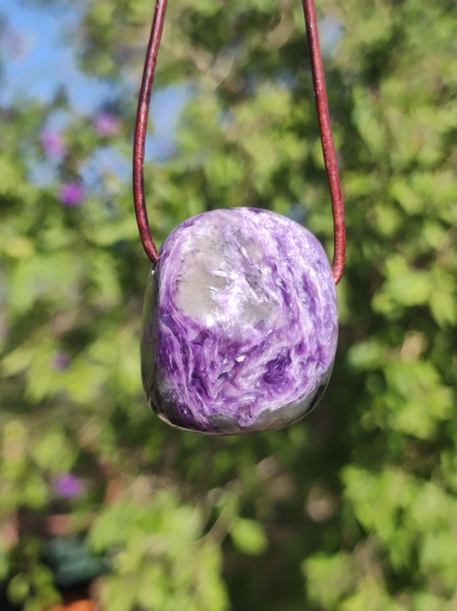 Charoit - Edelstein Kette lila Natur Heilstein Schutz Glück Mann Frau Er Sie Freund Glück HIPPIE Boho Tibet Ethno Rarität Geschenk Unikat - Art of Nature Berlin