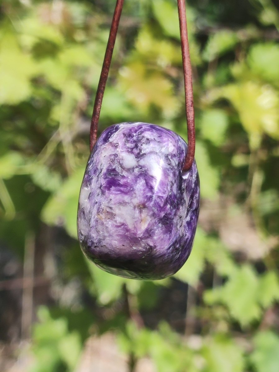 Charoit - Edelstein Kette lila Natur Heilstein Schutz Glück Mann Frau Er Sie Freund Glück HIPPIE Boho Tibet Ethno Rarität Geschenk Unikat - Art of Nature Berlin