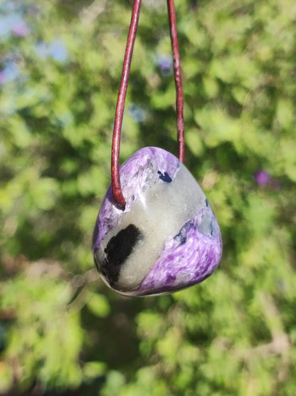 Charoit - Edelstein Kette lila Natur Heilstein Schutz Glück Mann Frau Er Sie Freund Glück HIPPIE Boho Tibet Ethno Rarität Geschenk Unikat - Art of Nature Berlin