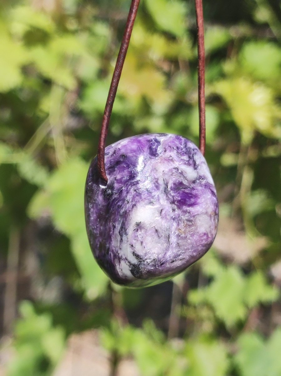 Charoit - Edelstein Kette lila Natur Heilstein Schutz Glück Mann Frau Er Sie Freund Glück HIPPIE Boho Tibet Ethno Rarität Geschenk Unikat - Art of Nature Berlin