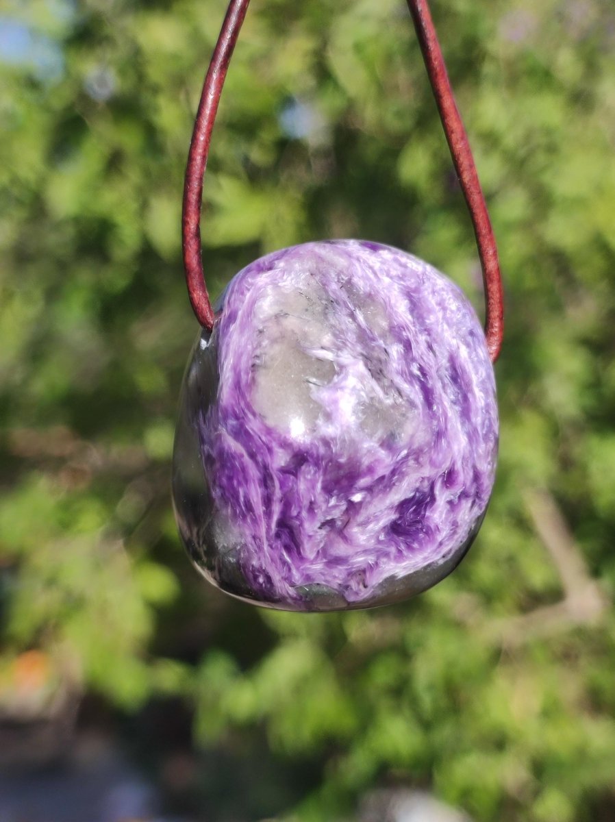 Charoit - Edelstein Kette lila Natur Heilstein Schutz Glück Mann Frau Er Sie Freund Glück HIPPIE Boho Tibet Ethno Rarität Geschenk Unikat - Art of Nature Berlin