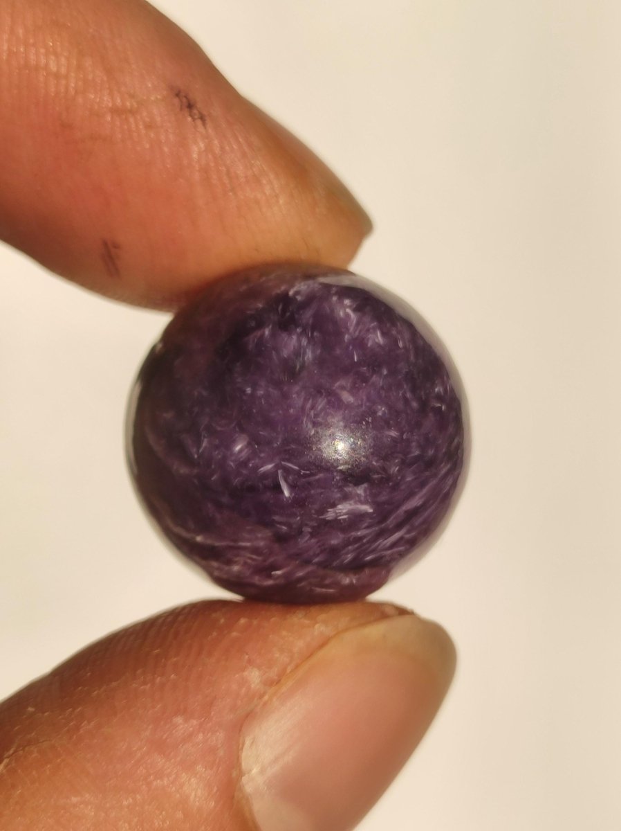 Charoit - Edelstein Kugel lila Natur Heilstein Deko Sphere Kristall Geschenk Er Sie Freund Mann Mineralien Sammler Haus Wohnen Energie - Art of Nature Berlin