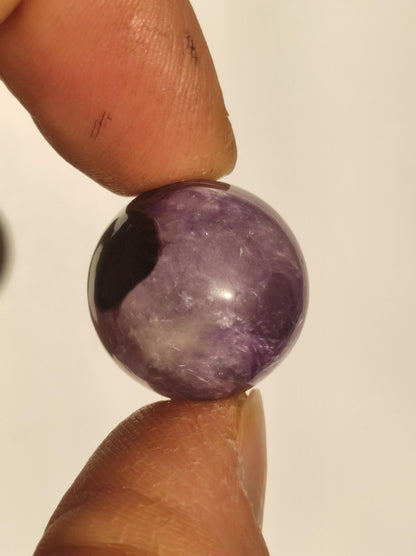 Charoit - Edelstein Kugel lila Natur Heilstein Deko Sphere Kristall Geschenk Er Sie Freund Mann Mineralien Sammler Haus Wohnen Energie - Art of Nature Berlin