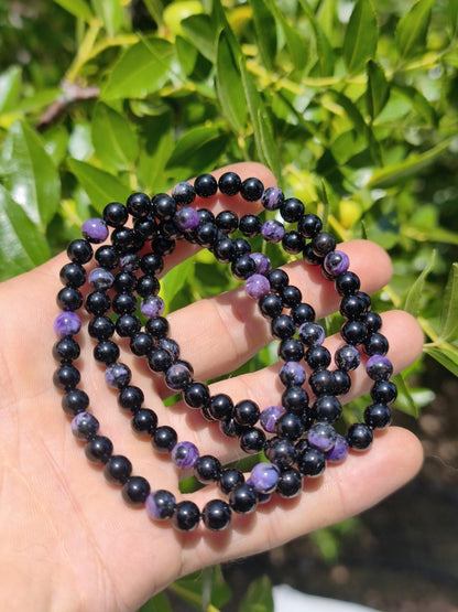 Charoit + Turmalin (Schörl) - Edelstein Armband schwarz lila GOA Hippie Boho Natur Heilstein Geschenk Er Sie Mann Frau Freund Rarität Kraft - Art of Nature Berlin