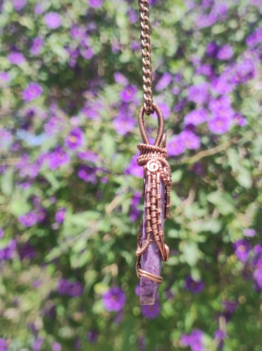 Charoit Wire lila Edelstein Kette mit Kupferdraht Natur Heilstein Kristalle Anhänger Schmuck Mann Frau Kind Geschenk Er Sie Bruder Schwester - Art of Nature Berlin