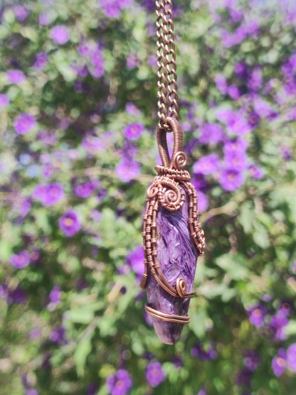 Charoit Wire lila Edelstein Kette mit Kupferdraht Natur Heilstein Kristalle Anhänger Schmuck Mann Frau Kind Geschenk Er Sie Bruder Schwester - Art of Nature Berlin