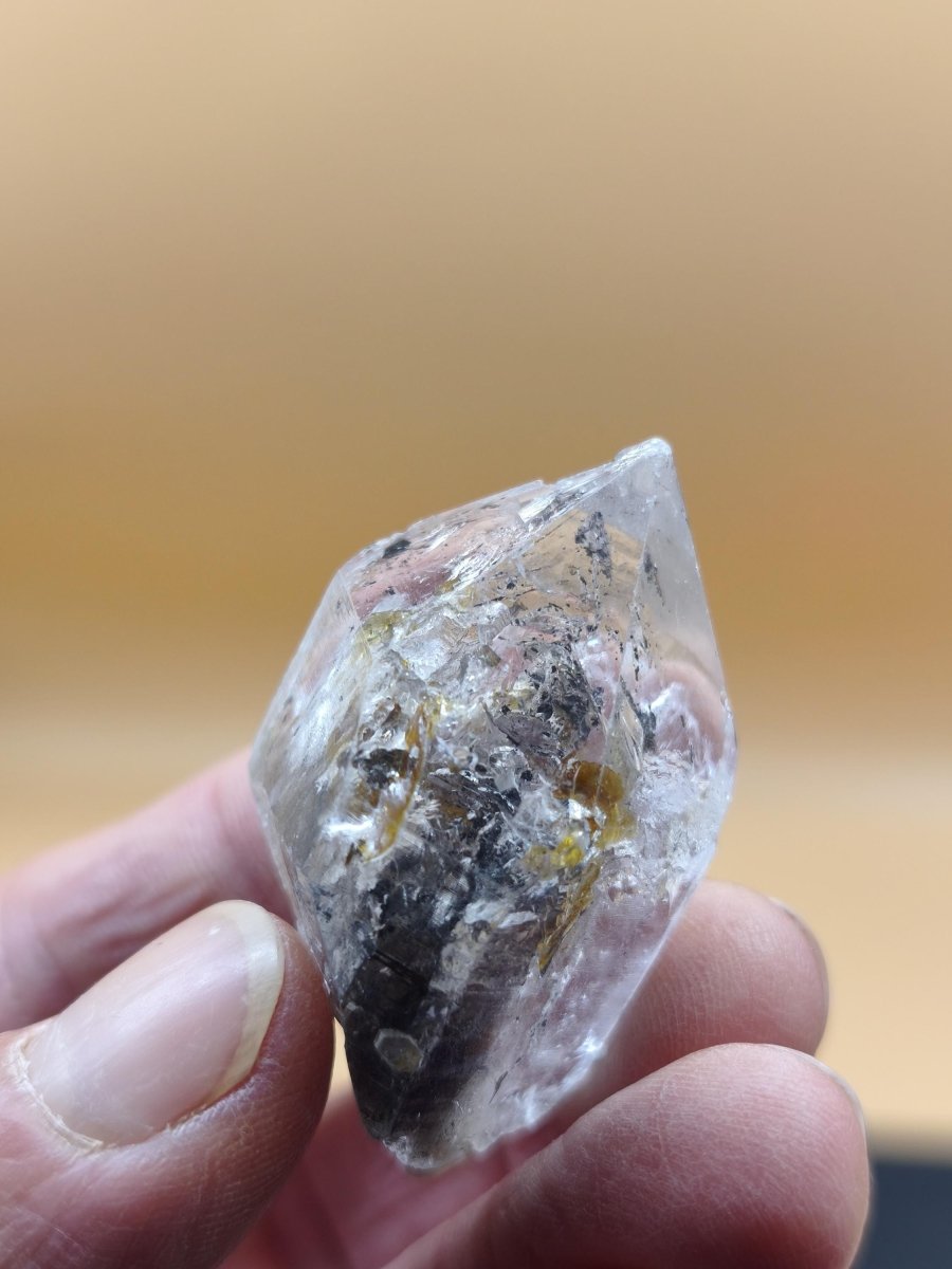 Chloritquarz aus Erongo Namibia | Klarer Bergkristall mit schwarzen Chlorit-Einschlüssen | Natur Kristall Unikat Stufe Sammler Mineral - Art of Nature Berlin