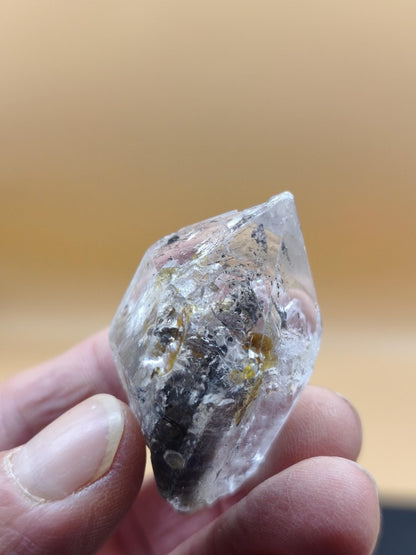 Chloritquarz aus Erongo Namibia | Klarer Bergkristall mit schwarzen Chlorit-Einschlüssen | Natur Kristall Unikat Stufe Sammler Mineral - Art of Nature Berlin