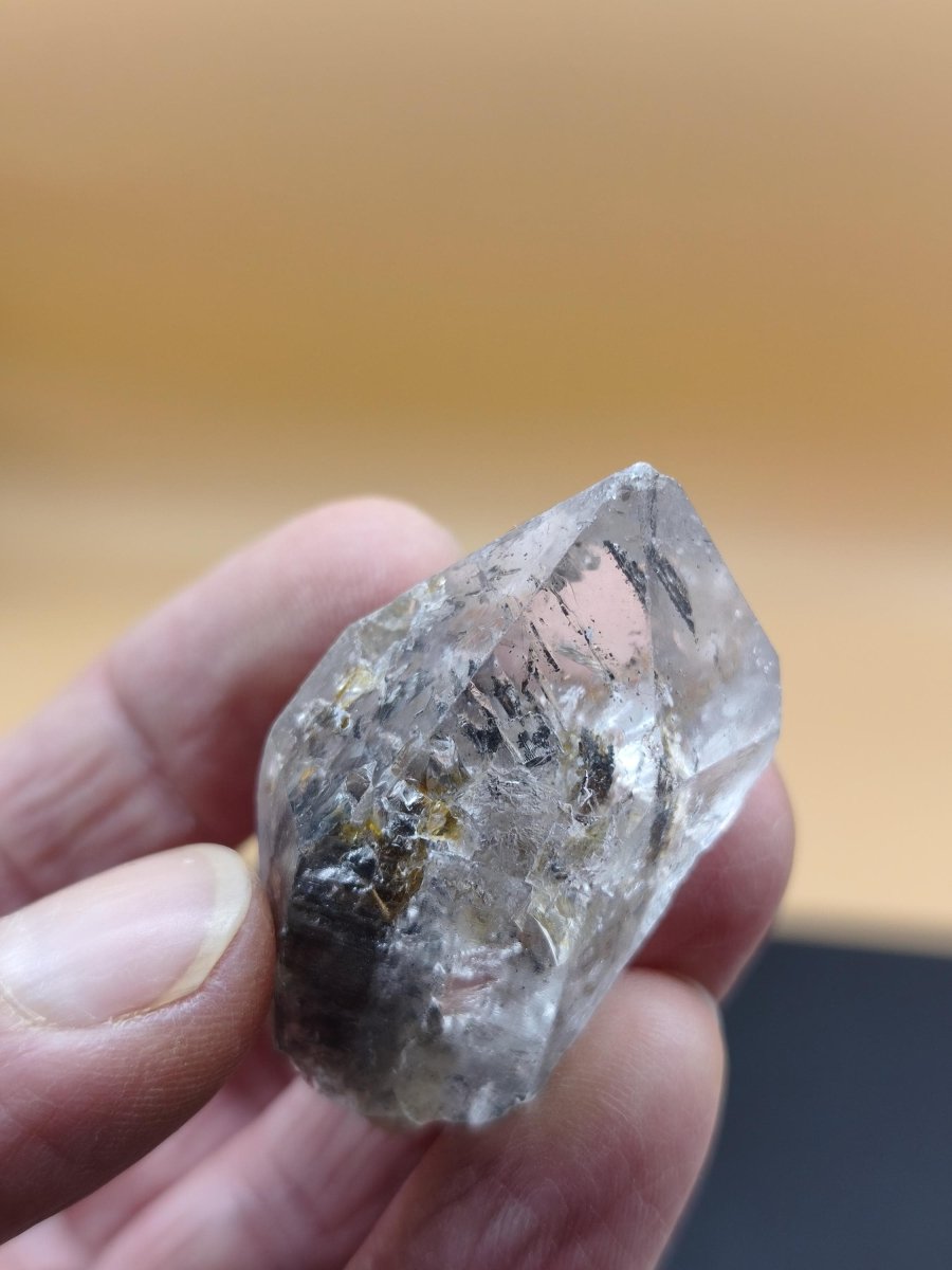 Chloritquarz aus Erongo Namibia | Klarer Bergkristall mit schwarzen Chlorit-Einschlüssen | Natur Kristall Unikat Stufe Sammler Mineral - Art of Nature Berlin