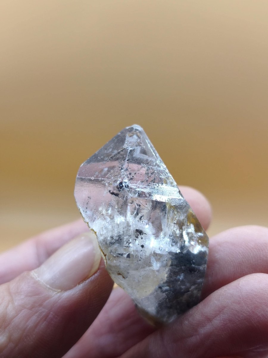 Chloritquarz aus Erongo Namibia | Klarer Bergkristall mit schwarzen Chlorit-Einschlüssen | Natur Kristall Unikat Stufe Sammler Mineral - Art of Nature Berlin