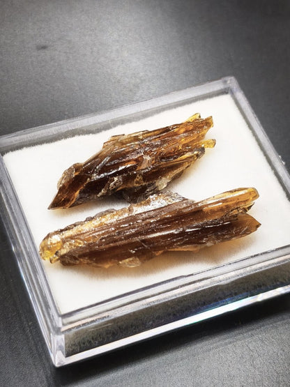Chocolate Calcit Kristallstufen – 2er Set – Honigbraune Kristalle – 33–38 mm Sammler Mineralien Kristall Deko Selbstfund Geschenk Heilstein - Art of Nature Berlin