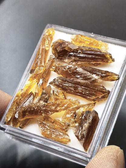 Chocolate Calcit Kristallstufen – 43ct bis 26mm Honigbraune Kristalle – Sammler Mineralien Kristall Deko Selbstfund Geschenk Heilstein - Art of Nature Berlin