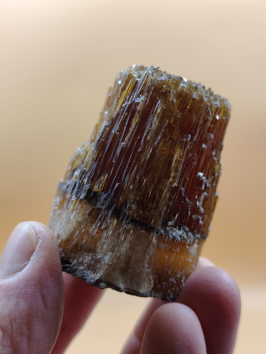 Chocolate Calcit Rohkristall – Honigbraune Kristallstufe mit dunkler Bänderung | Unikat Kristall Deko Heilstein Geschenk Haus Wohnen - Art of Nature Berlin