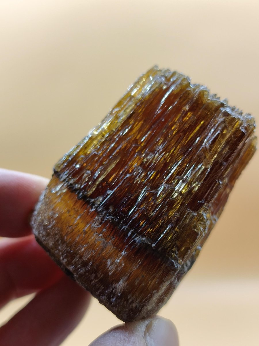 Chocolate Calcit Rohkristall – Honigbraune Kristallstufe mit dunkler Bänderung | Unikat Kristall Deko Heilstein Geschenk Haus Wohnen - Art of Nature Berlin