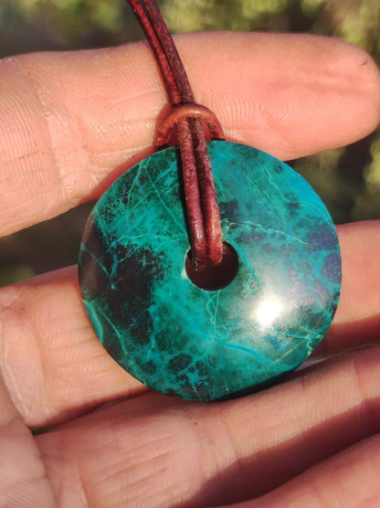 Chrysocoll Chrysokolla Donut 30mm Edelstein Kette Heilstein Schutzsymbol Mann Frau Glück HIPPIE GOA Boho Tibet Ethno Natur Rarität Geschenk - Art of Nature Berlin