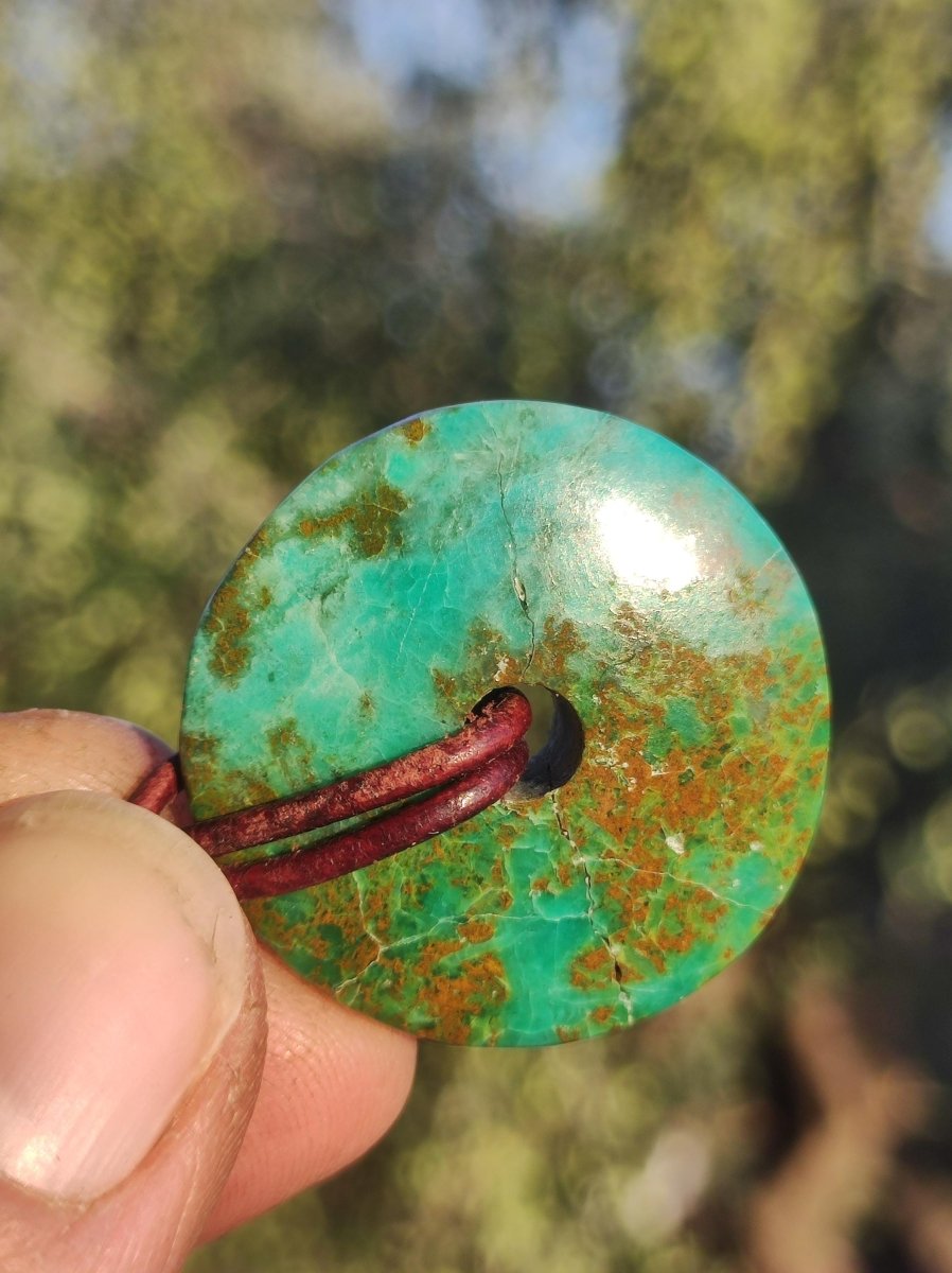 Chrysocoll Chrysokolla Donut 30mm Edelstein Kette Heilstein Schutzsymbol Mann Frau Glück HIPPIE GOA Boho Tibet Ethno Natur Rarität Geschenk - Art of Nature Berlin