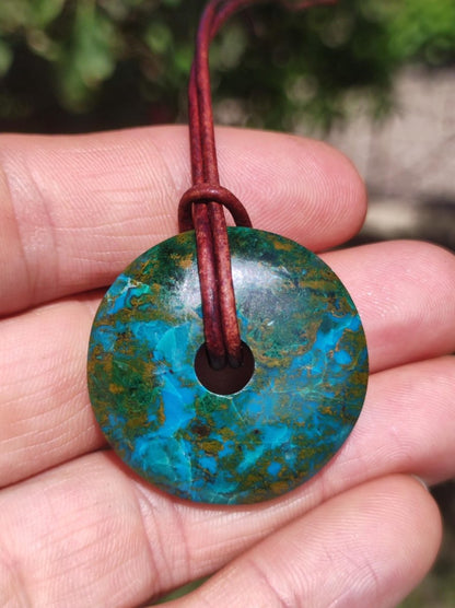 Chrysocoll Chrysokolla Donut 30mm Edelstein Kette Heilstein Schutzsymbol Mann Frau Glück HIPPIE GOA Boho Tibet Ethno Natur Rarität Geschenk - Art of Nature Berlin