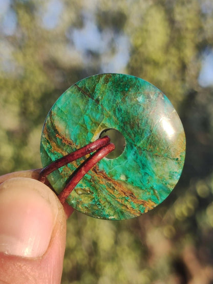 Chrysocoll Chrysokolla Donut 30mm Edelstein Kette Heilstein Schutzsymbol Mann Frau Glück HIPPIE GOA Boho Tibet Ethno Natur Rarität Geschenk - Art of Nature Berlin