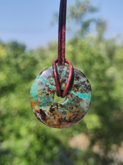 Chrysocoll Chrysokolla Donut 30mm Edelstein Kette Heilstein Schutzsymbol Mann Frau Glück HIPPIE GOA Boho Tibet Ethno Natur Rarität Geschenk - Art of Nature Berlin